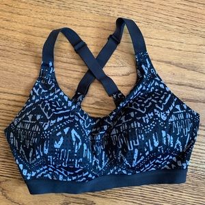 VSX Sports Bra | Size 32 DD | Black and Grey